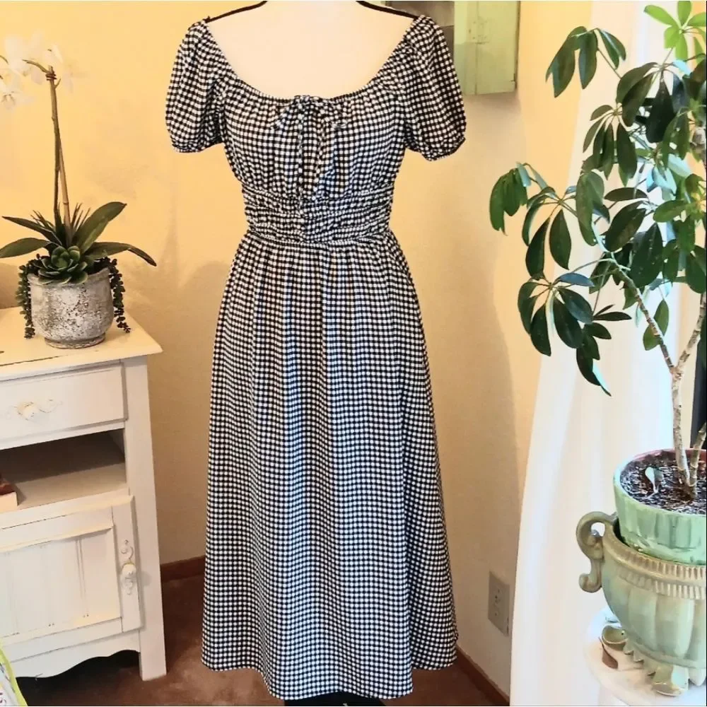 Monteau Los Angeles Checked Dress. Cottagecore. Peasant. Gingham - Picture 2 of 12